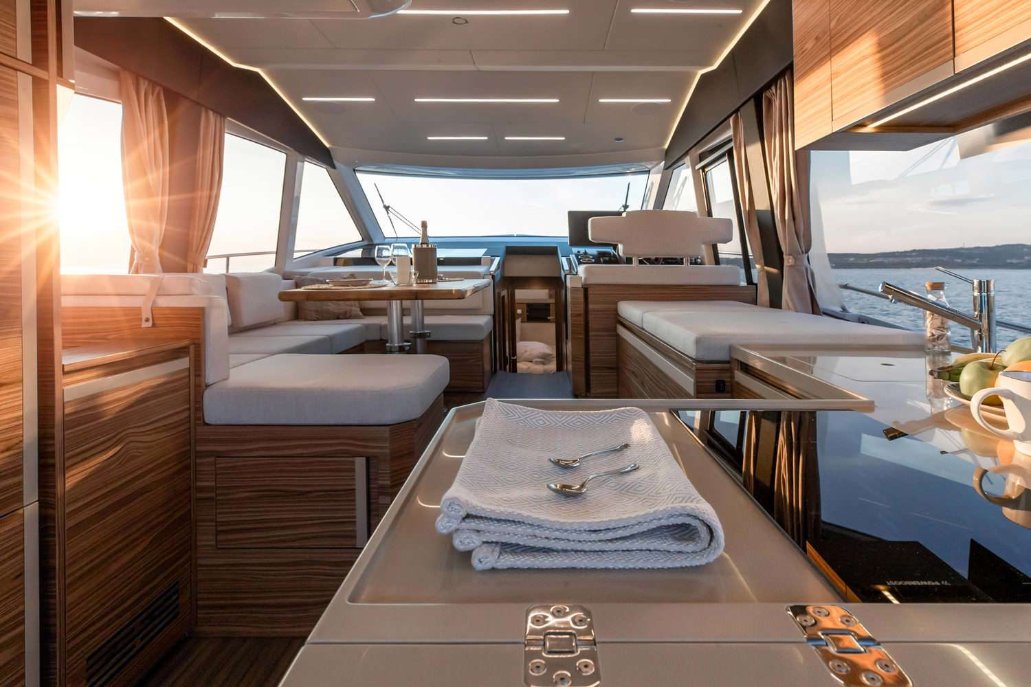 greenline_yachts_45fly-interior-07
