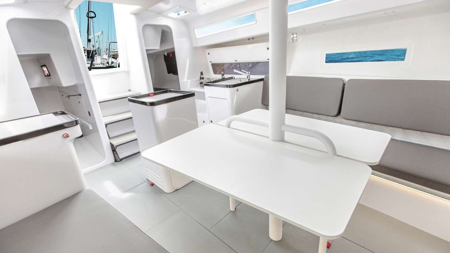 FIRST-36-SE-interior-1440x810-06